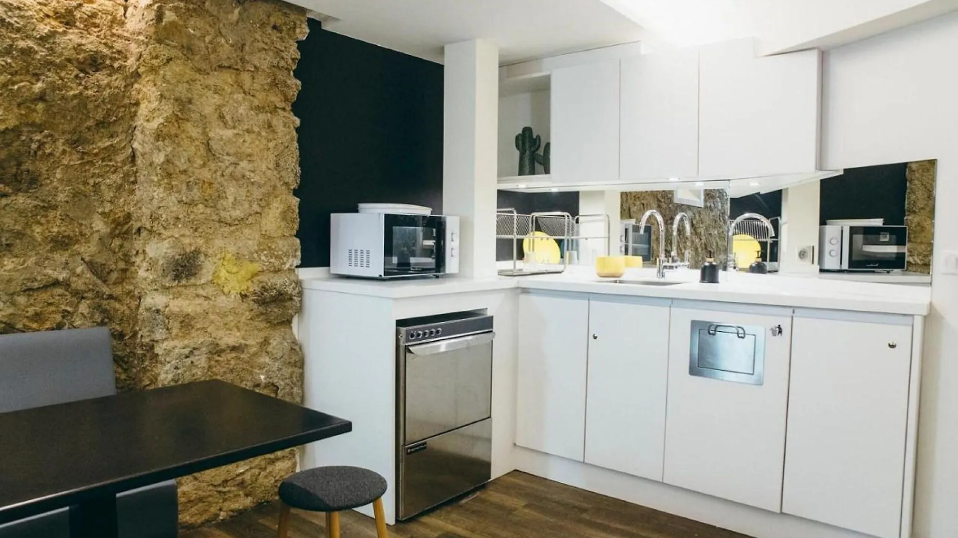 Beautiful Belleville Hotel & Hostel Paris